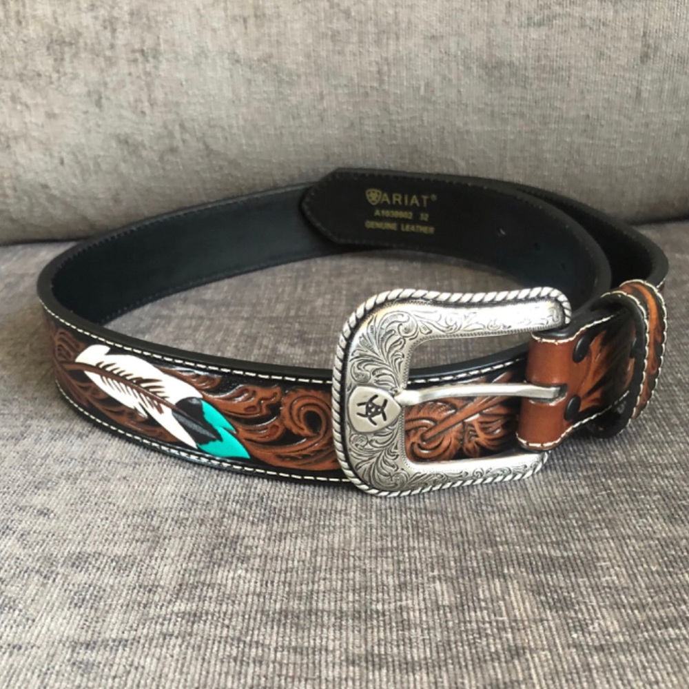Ariat genuine leather rodeo west cowboy feather pattern belt Size 32” NWOT